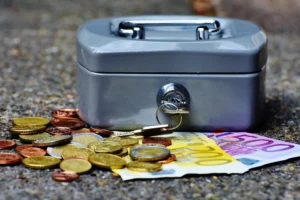 看護師の平均手取りで不動産投資はできる？築古戸建て投資に必要な自己資金の作り方を解説！